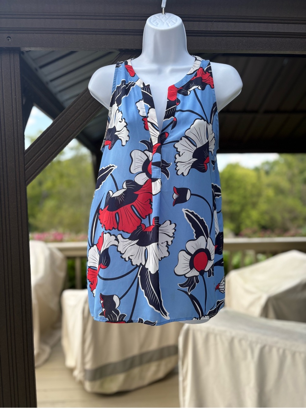 NWOT DALIA Blue Sleeveless Tunic with Red & White Floral Print, Size: M